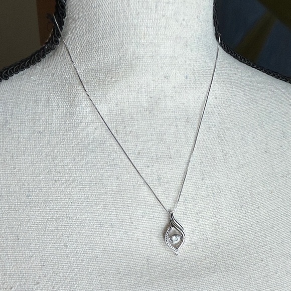 925 Silver Crystal Pendant Necklace Infinity Symbol Teardrop/Eye Shape 18" Chain - Picture 2 of 16